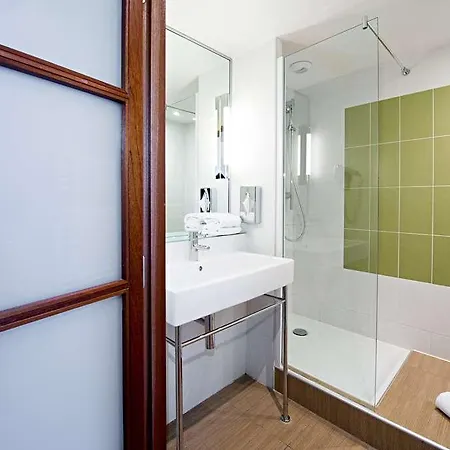 Kyriad Prestige Toulon - L S S M - Centre Port 3*