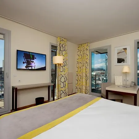 Kyriad Prestige Toulon - L S S M - Centre Port