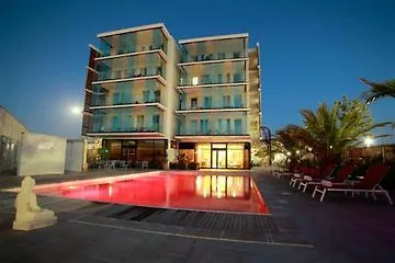 Kyriad Prestige Toulon - L S S M - Centre Port 3*