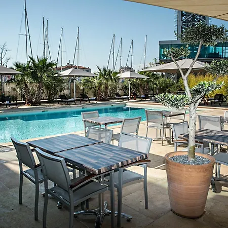 Kyriad Prestige Toulon - L S S M - Centre Port 3* ラ・セーヌ・シュル・メール